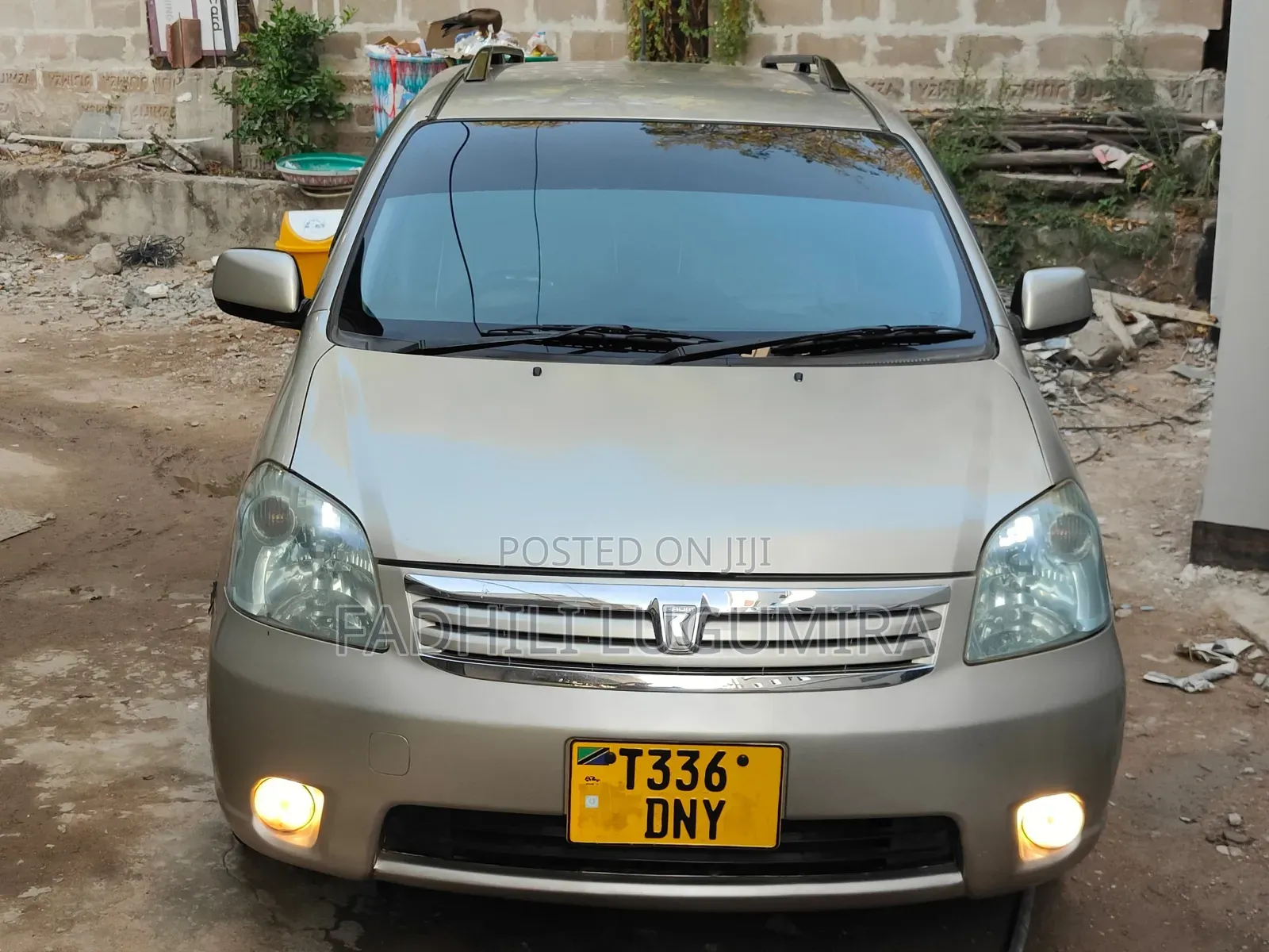 Toyota Raum 2004 Gold
