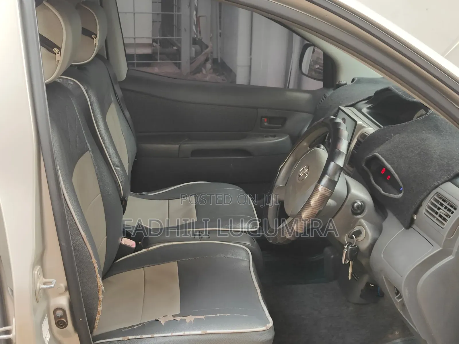 Toyota Raum 2004 Gold