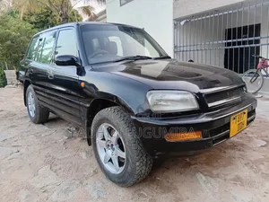 Toyota RAV4 1999 Black