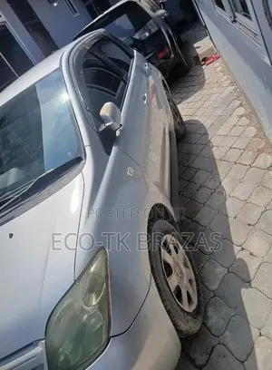 Toyota IST 2005 Silver