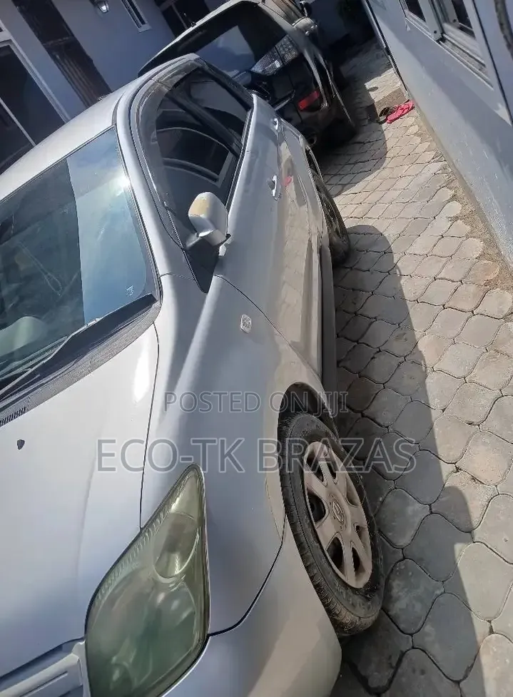 Toyota IST 2005 Silver