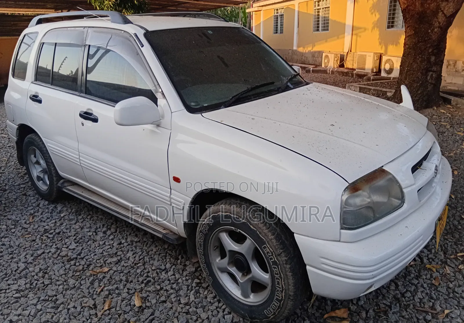 Suzuki Escudo 2003 White