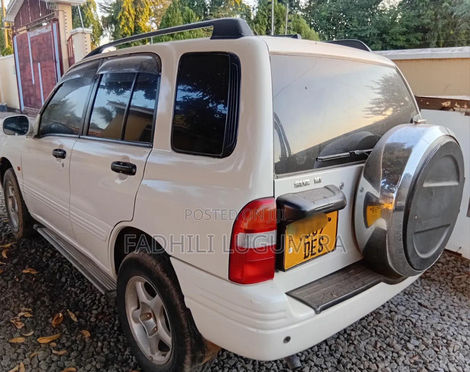 Suzuki Escudo 2003 White