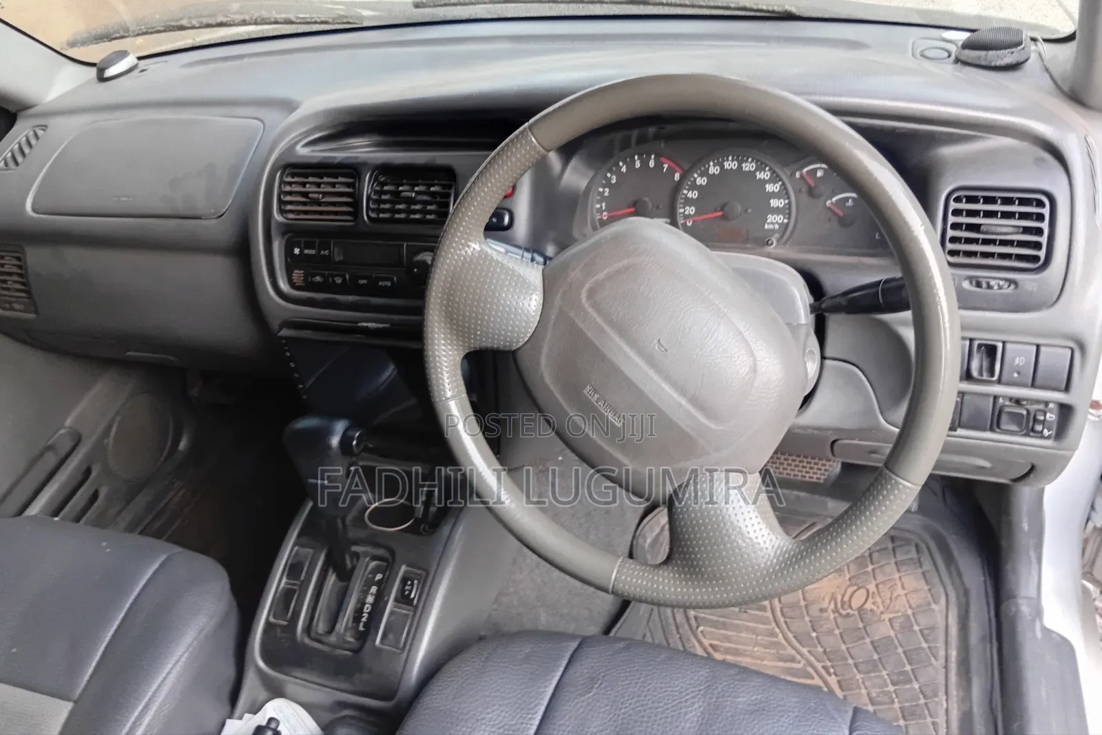 Suzuki Escudo 2003 White