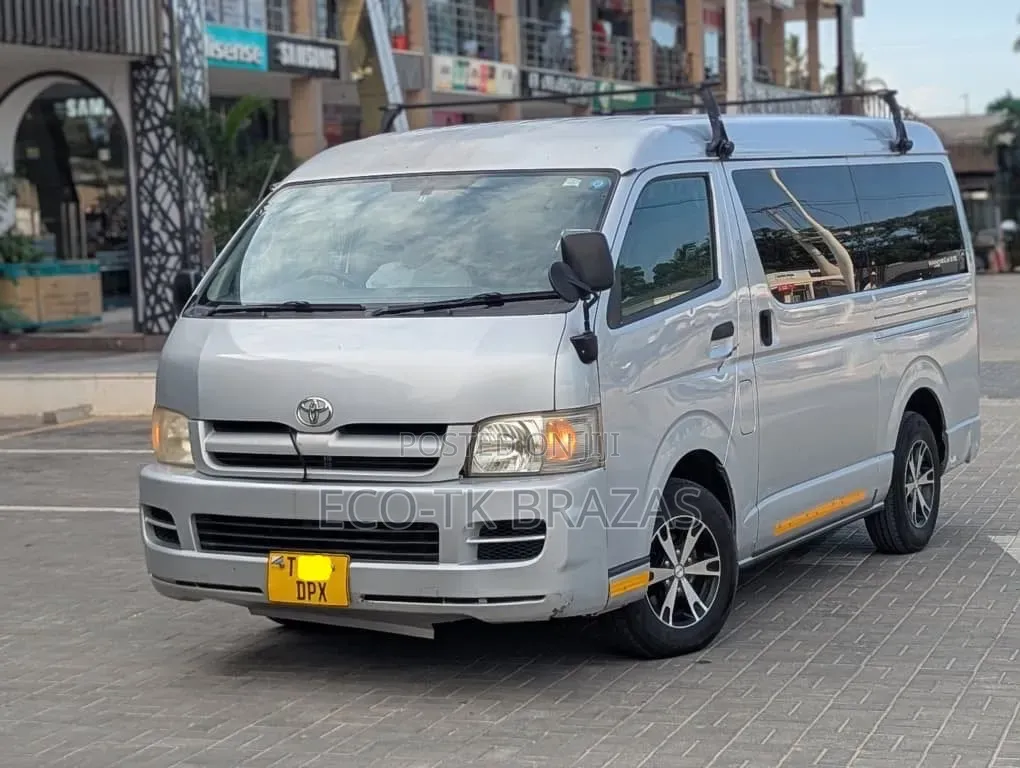 Toyota Quantum 2016 Silver