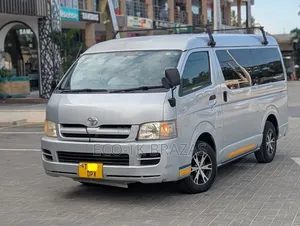 Toyota Quantum 2016 Silver