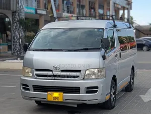 Toyota Quantum 2016 Silver