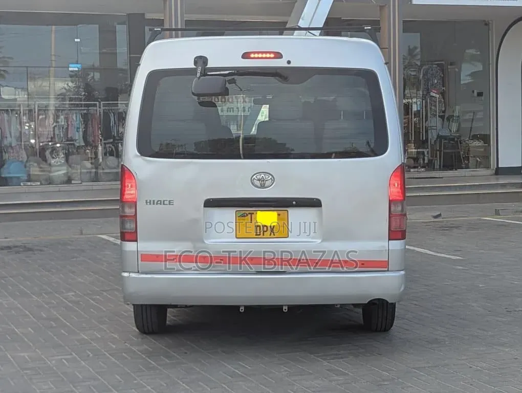 Toyota Quantum 2016 Silver