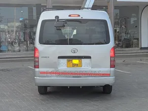 Toyota Quantum 2016 Silver