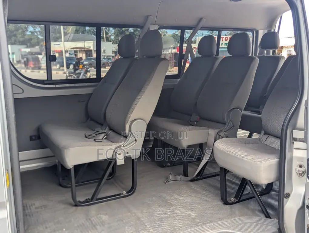 Toyota Quantum 2016 Silver