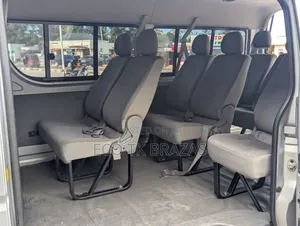 Toyota Quantum 2016 Silver