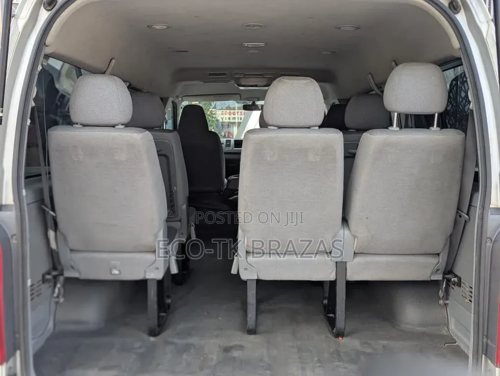 Toyota Quantum 2016 Silver