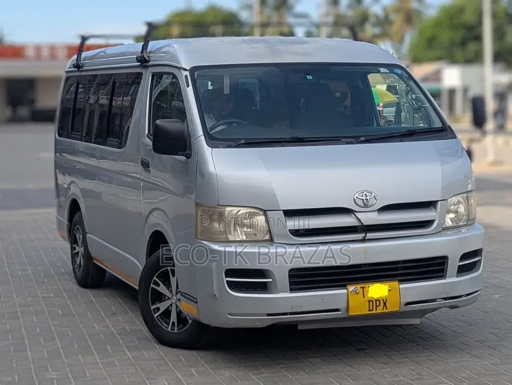 Toyota Quantum 2016 Silver