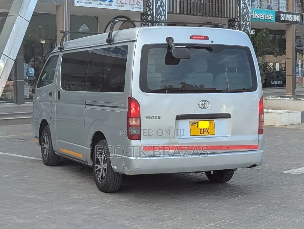 Toyota Quantum 2016 Silver