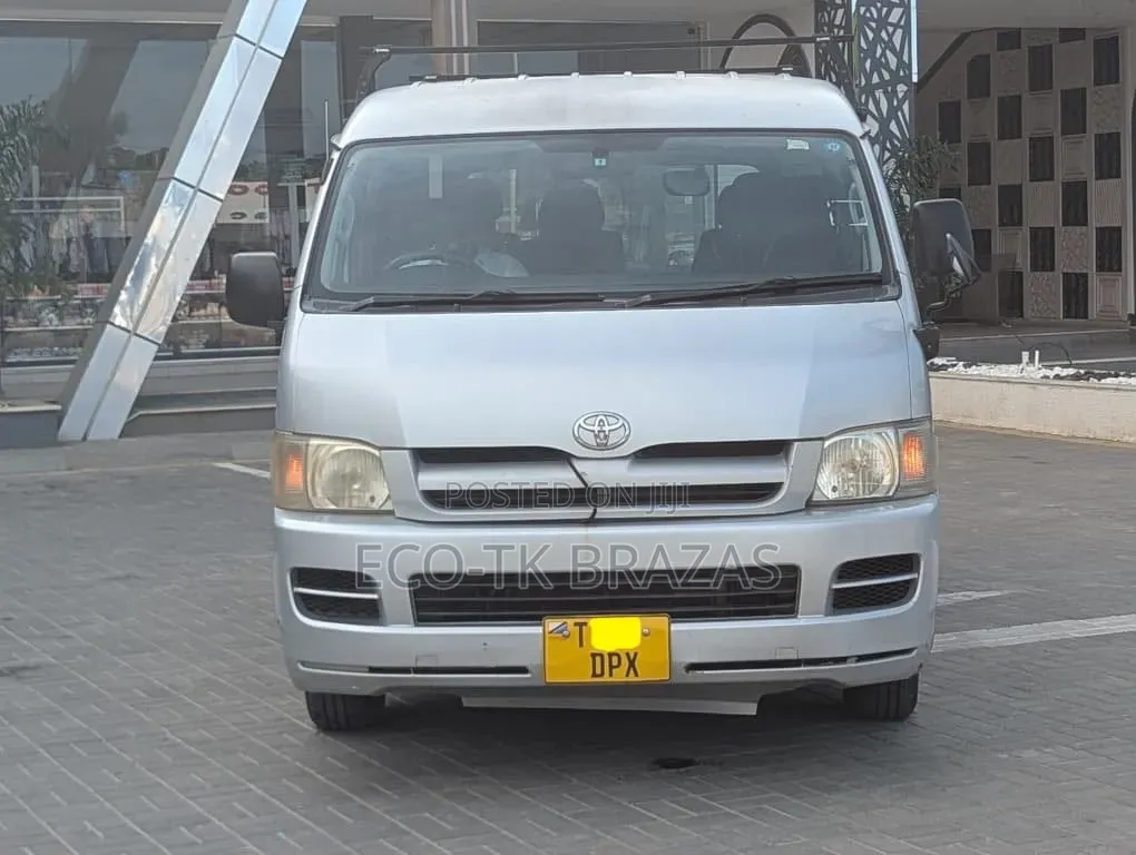 Toyota Quantum 2016 Silver