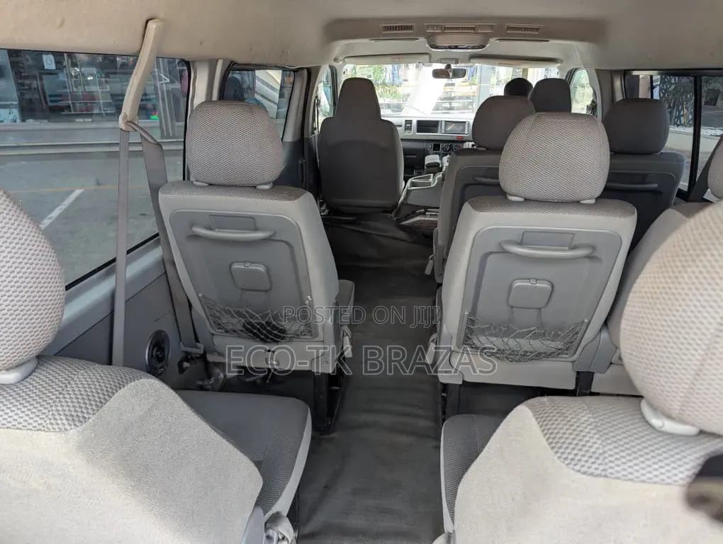 Toyota Quantum 2016 Silver
