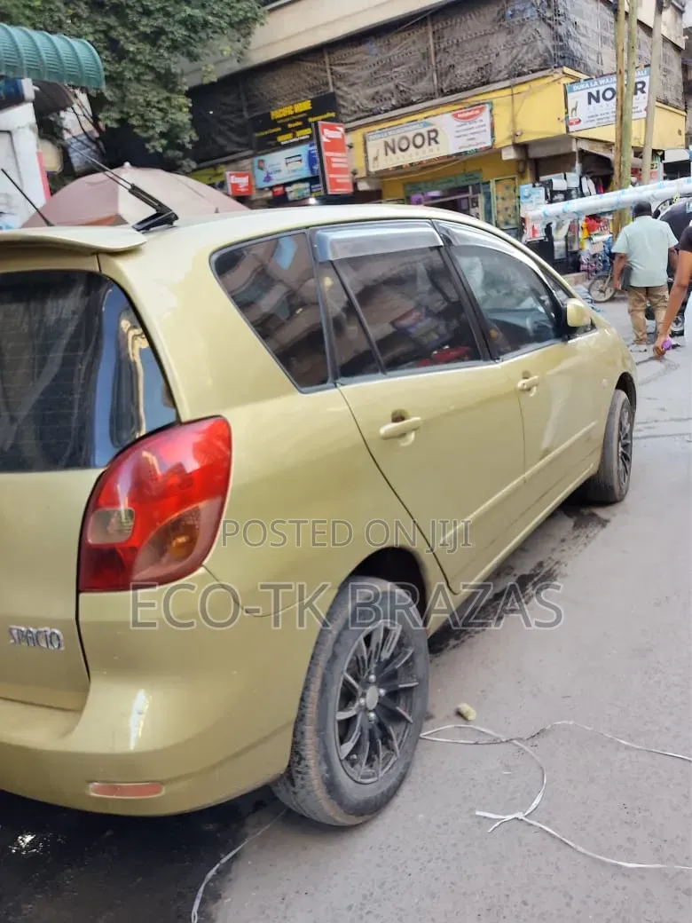 Toyota Corolla Spacio 2003 Gold