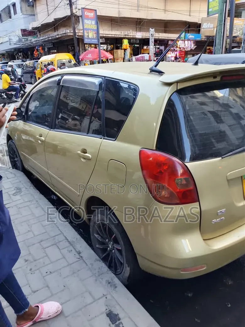Toyota Corolla Spacio 2003 Gold