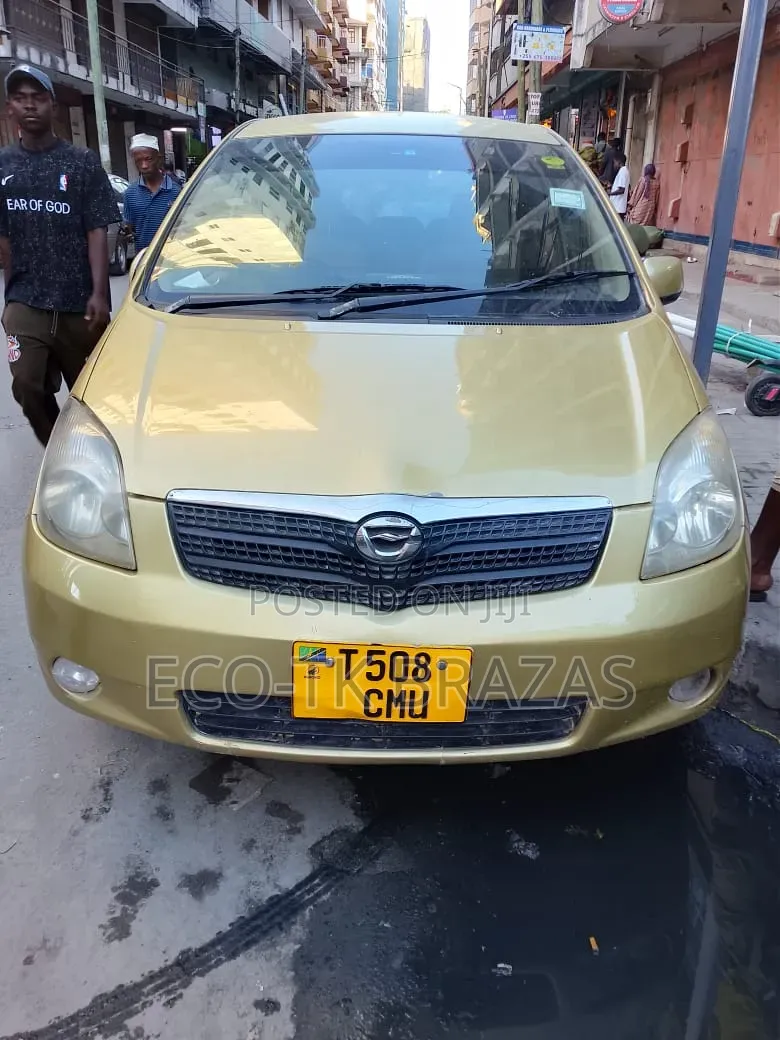 Toyota Corolla Spacio 2003 Gold
