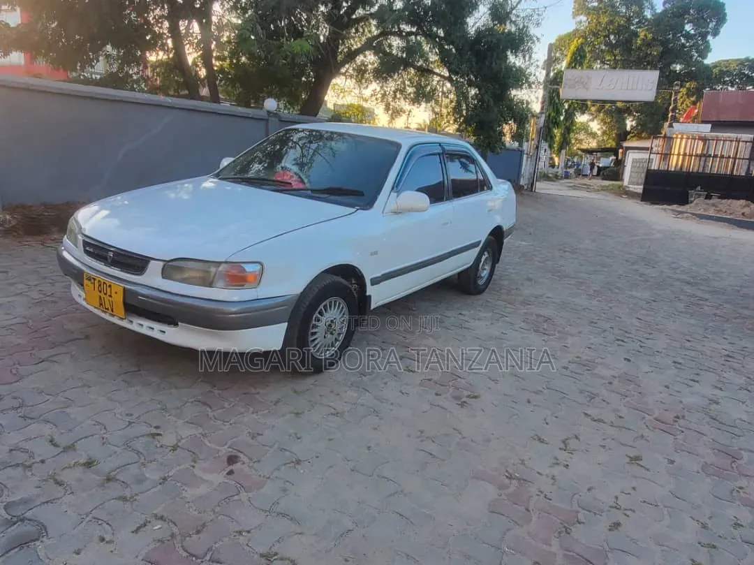 Toyota Sprinter 2000 White