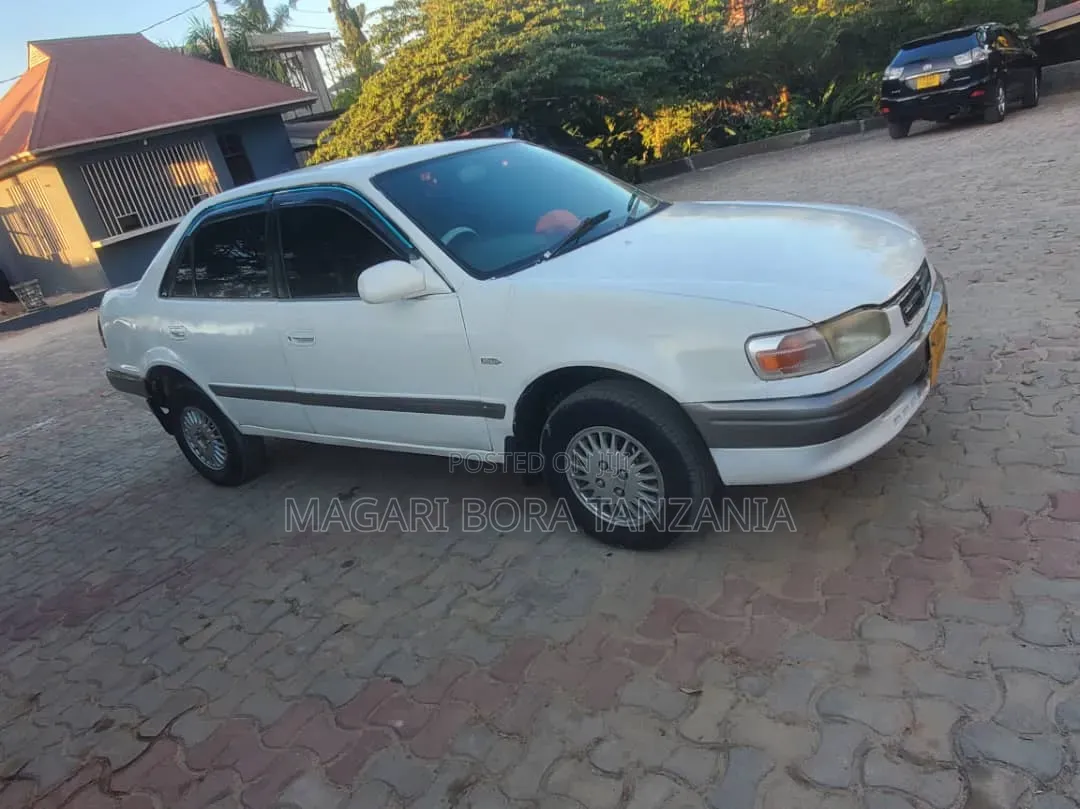 Toyota Sprinter 2000 White