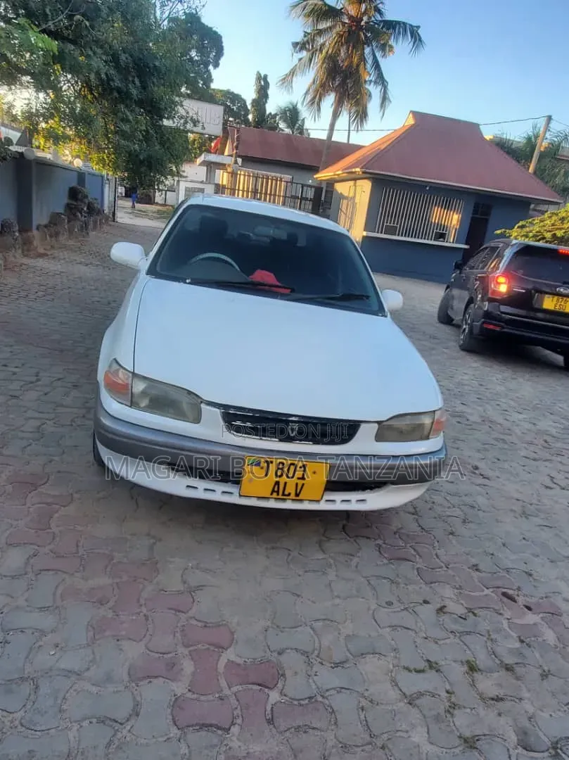 Toyota Sprinter 2000 White