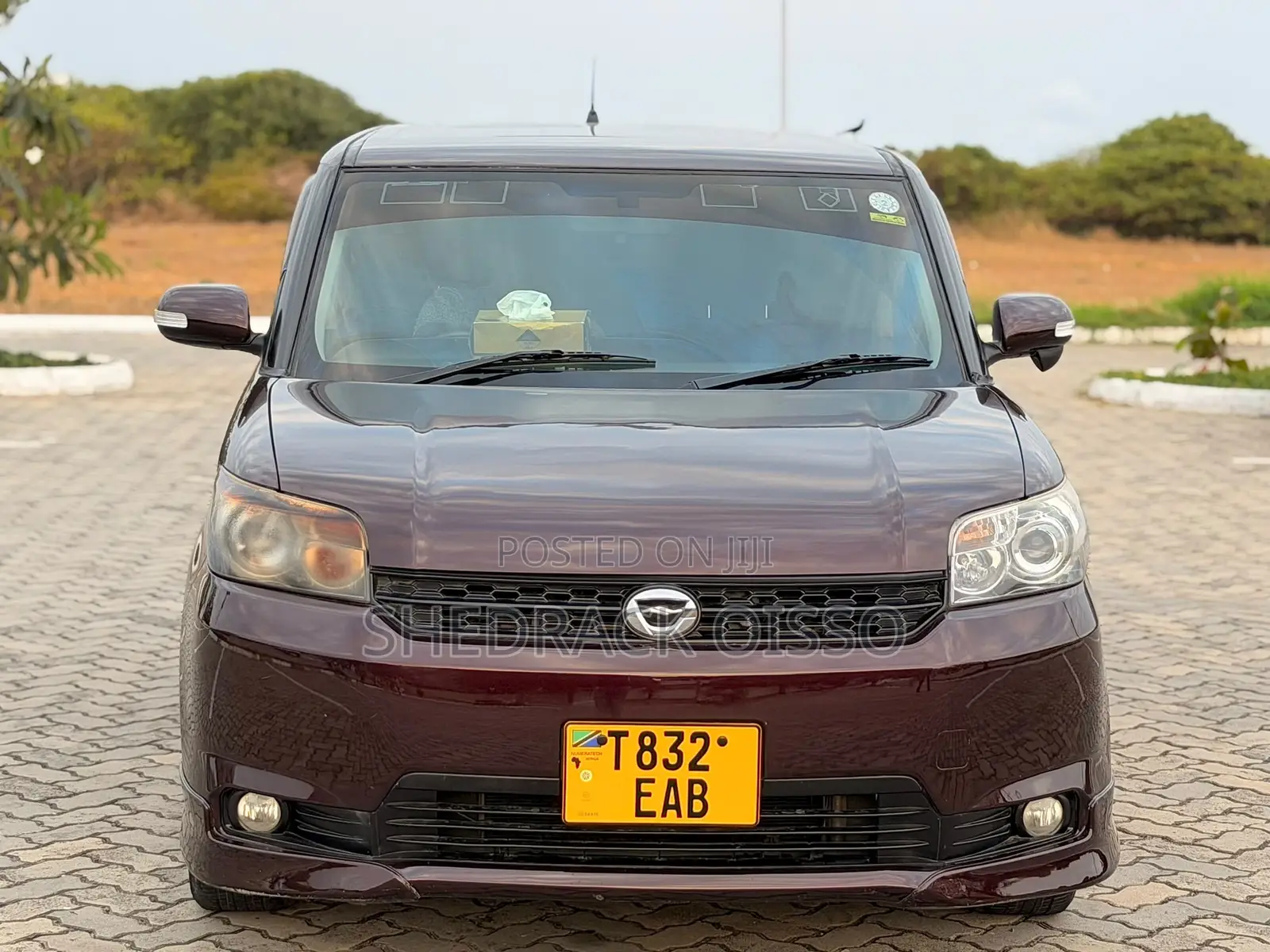Toyota Corolla Rumion 2010 Maroon