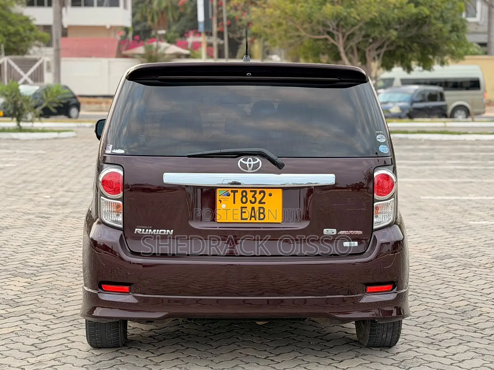 Toyota Corolla Rumion 2010 Maroon