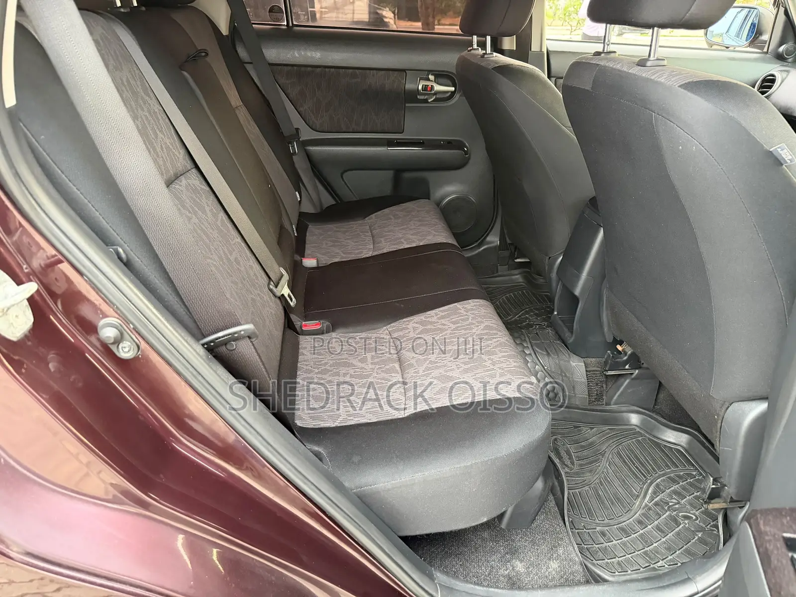 Toyota Corolla Rumion 2010 Maroon