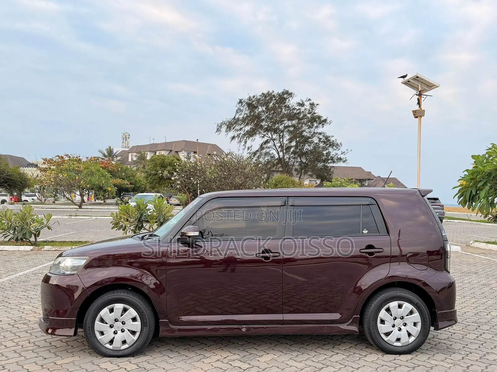 Toyota Corolla Rumion 2010 Maroon