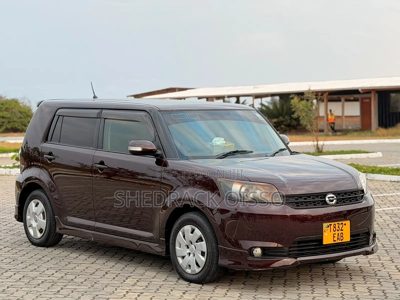 Toyota Corolla Rumion 2010 Maroon