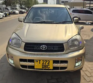 Toyota RAV4 2001 Gold
