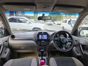 Toyota RAV4 2001 Gold