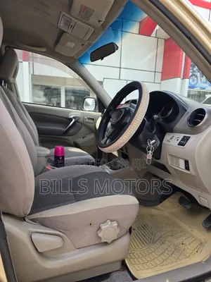 Toyota RAV4 2001 Gold
