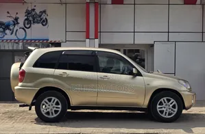 Toyota RAV4 2001 Gold