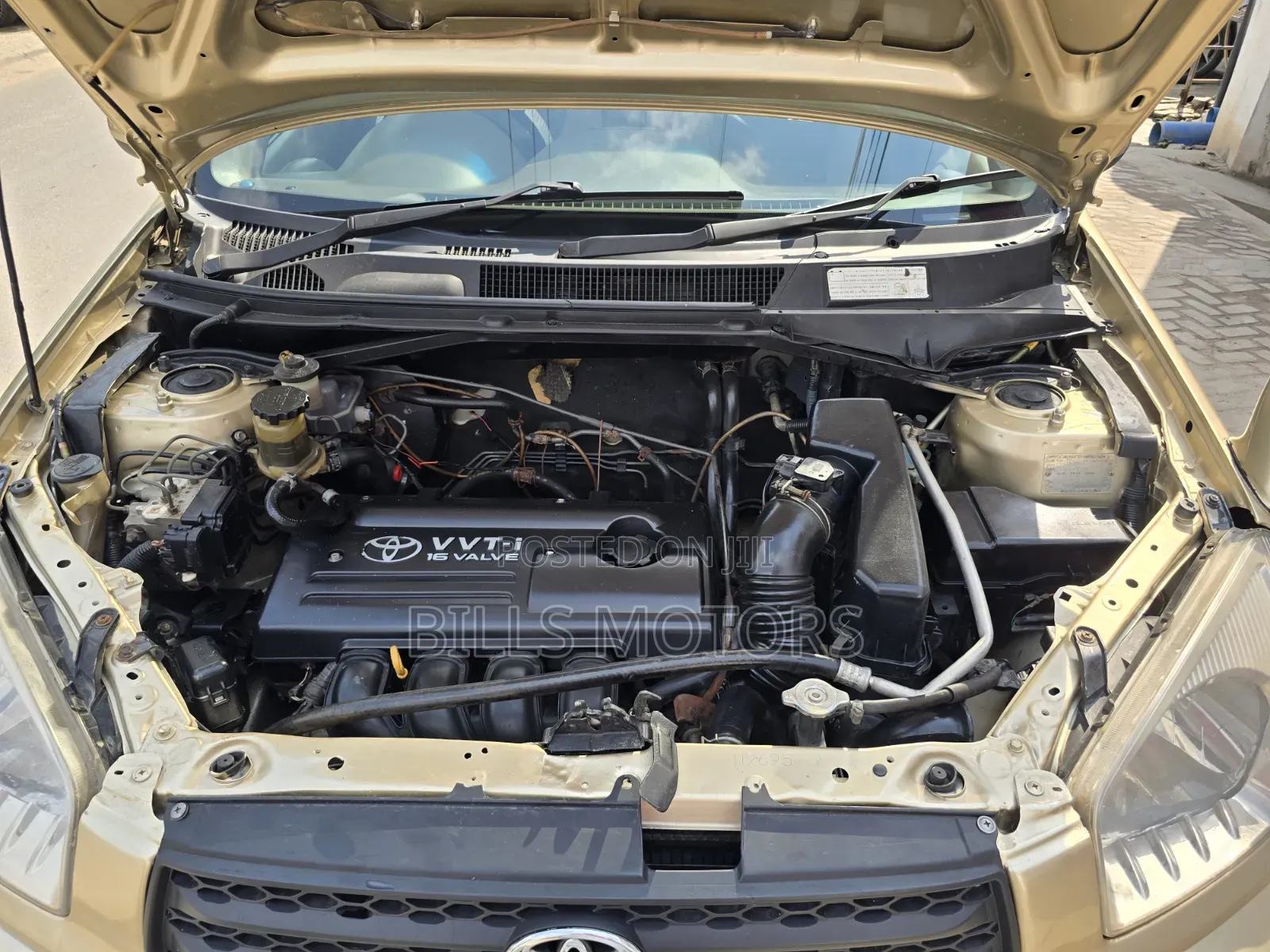 Toyota RAV4 2001 Gold