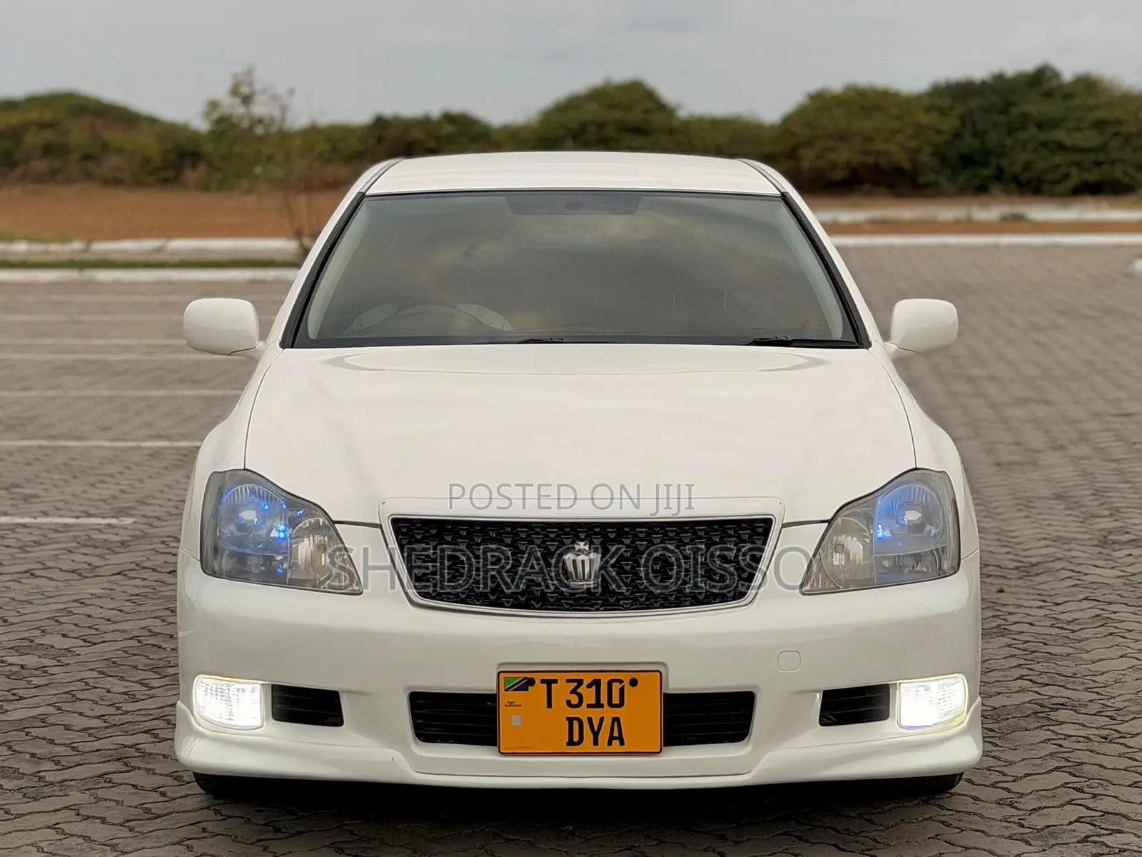 Toyota Crown 2006 White