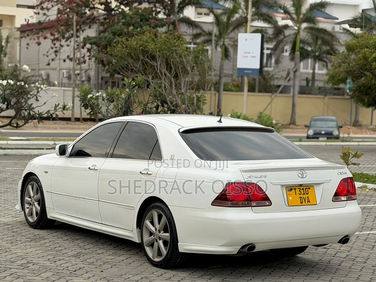 Toyota Crown 2006 White