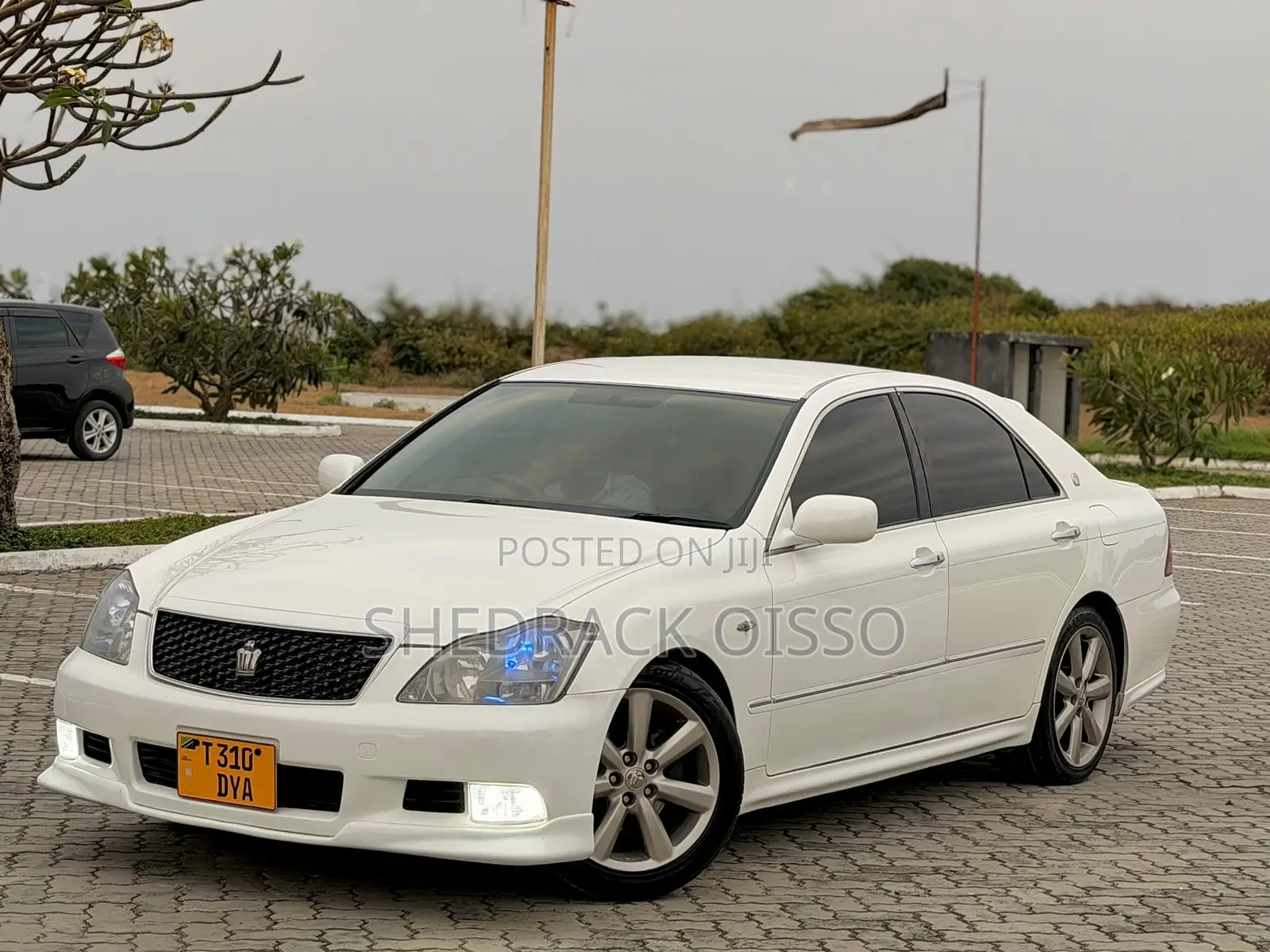 Toyota Crown 2006 White