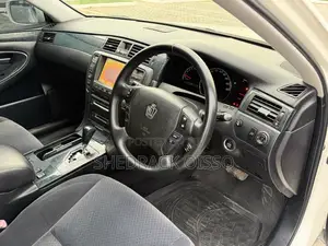 Toyota Crown 2006 White