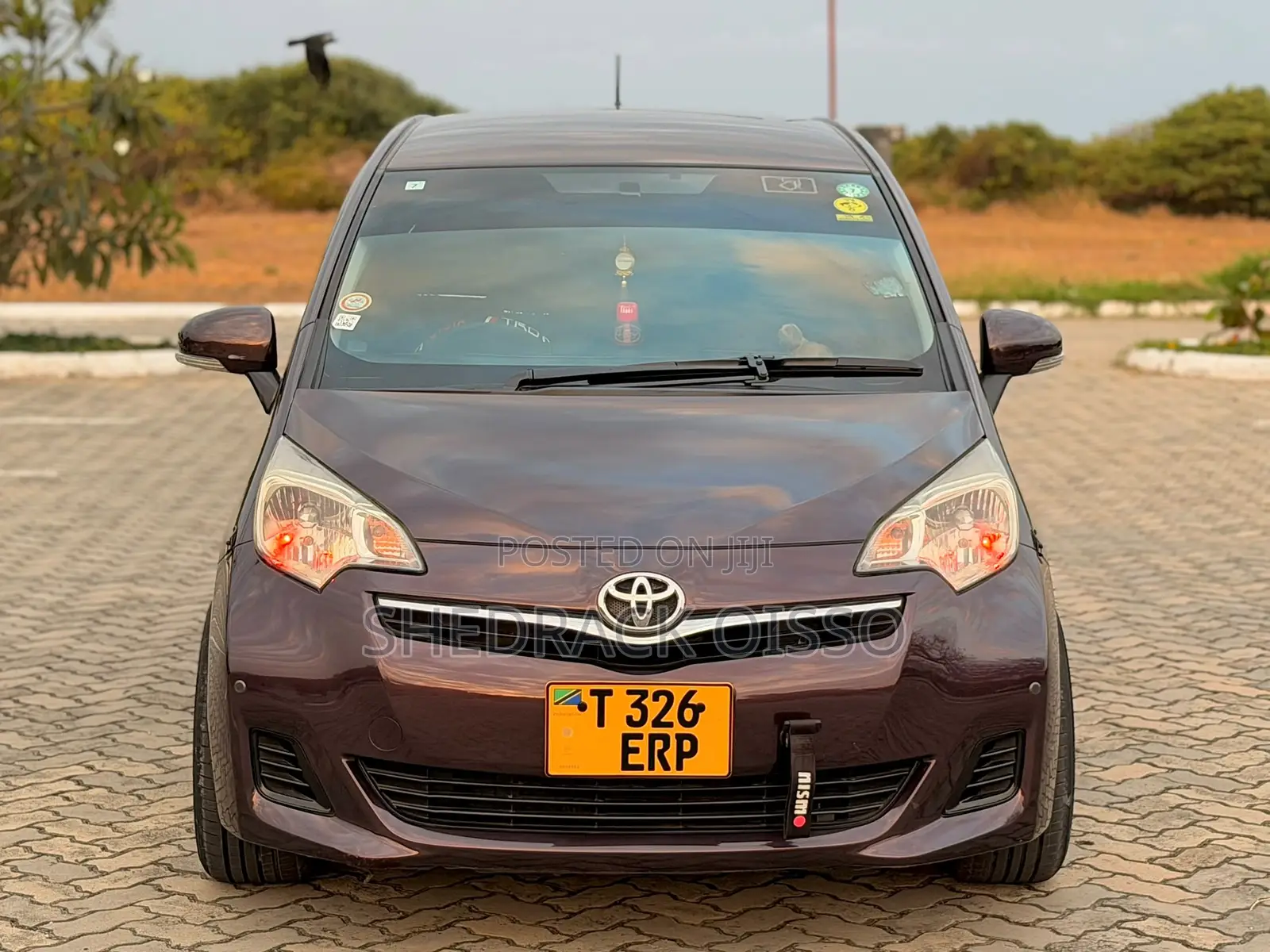 Toyota Ractis 2012 Maroon