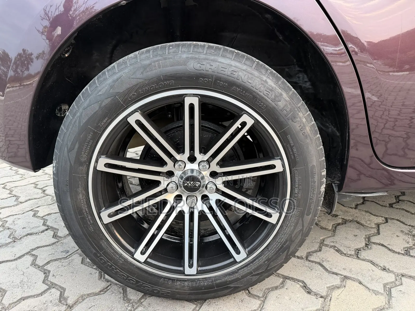 Toyota Ractis 2012 Maroon