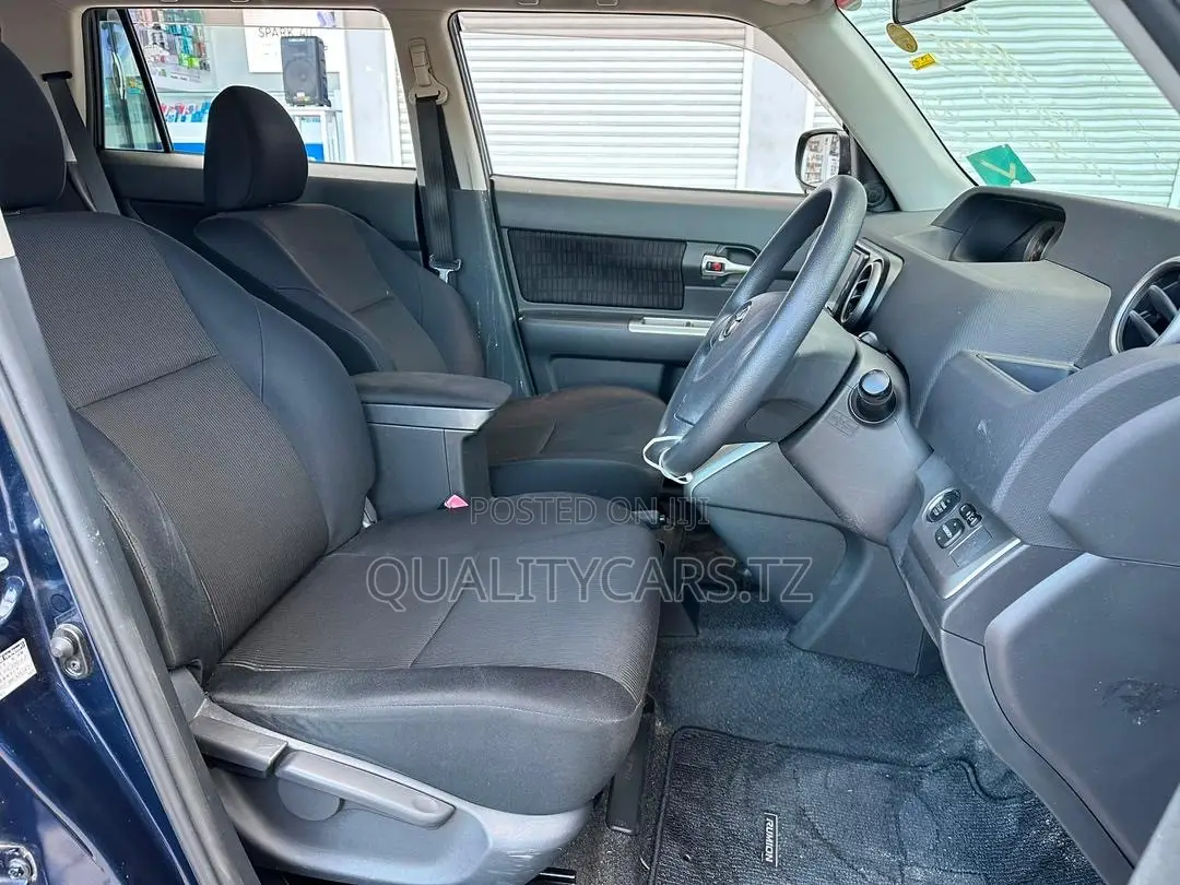 Toyota Corolla Rumion Hatchback 1.5 FWD 2011 Blue