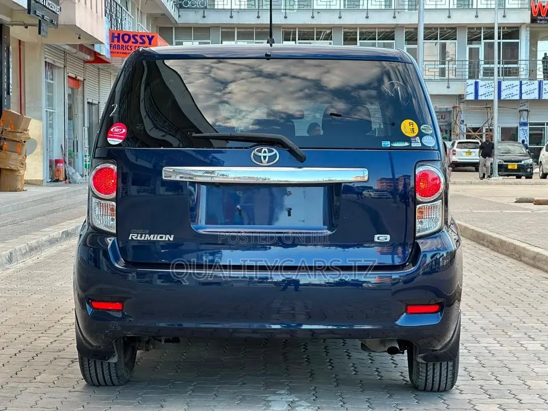 Toyota Corolla Rumion Hatchback 1.5 FWD 2011 Blue