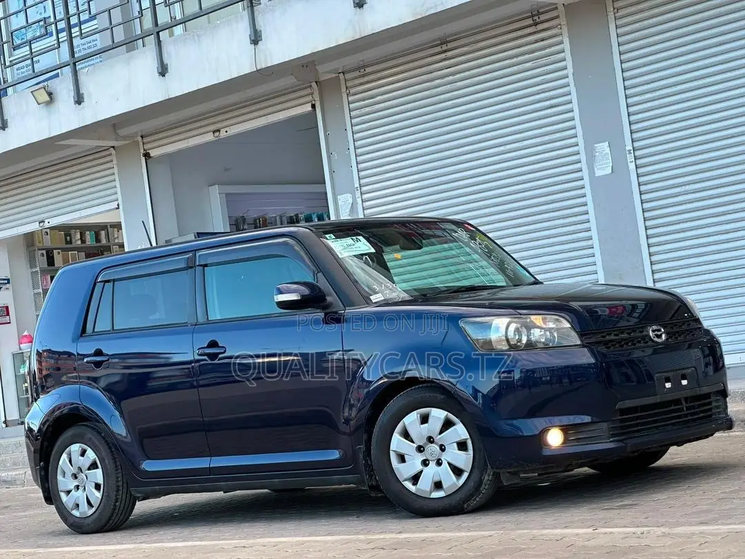 Toyota Corolla Rumion Hatchback 1.5 FWD 2011 Blue