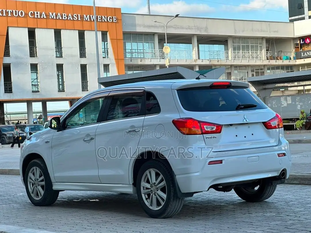 Mitsubishi RVR 2010 White