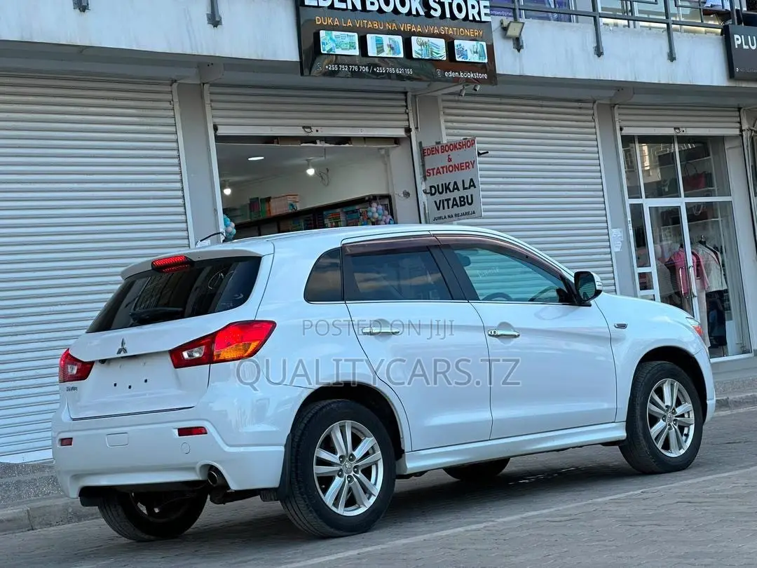 Mitsubishi RVR 2010 White