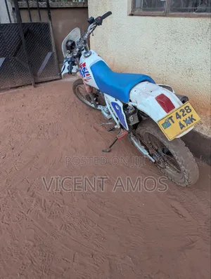 Honda 2000 White