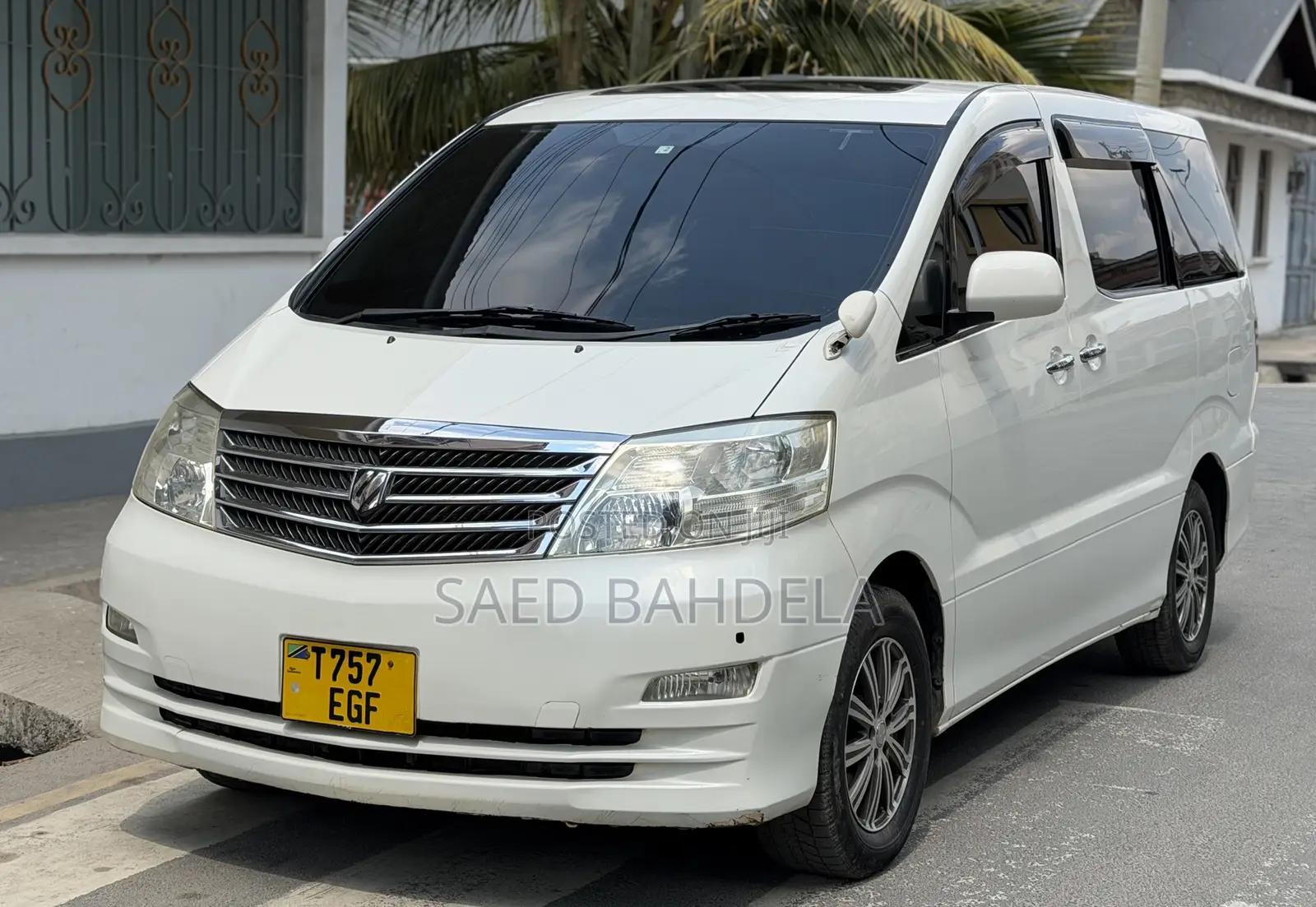 Toyota Alphard 2.4 Petrol FWD 2007 White