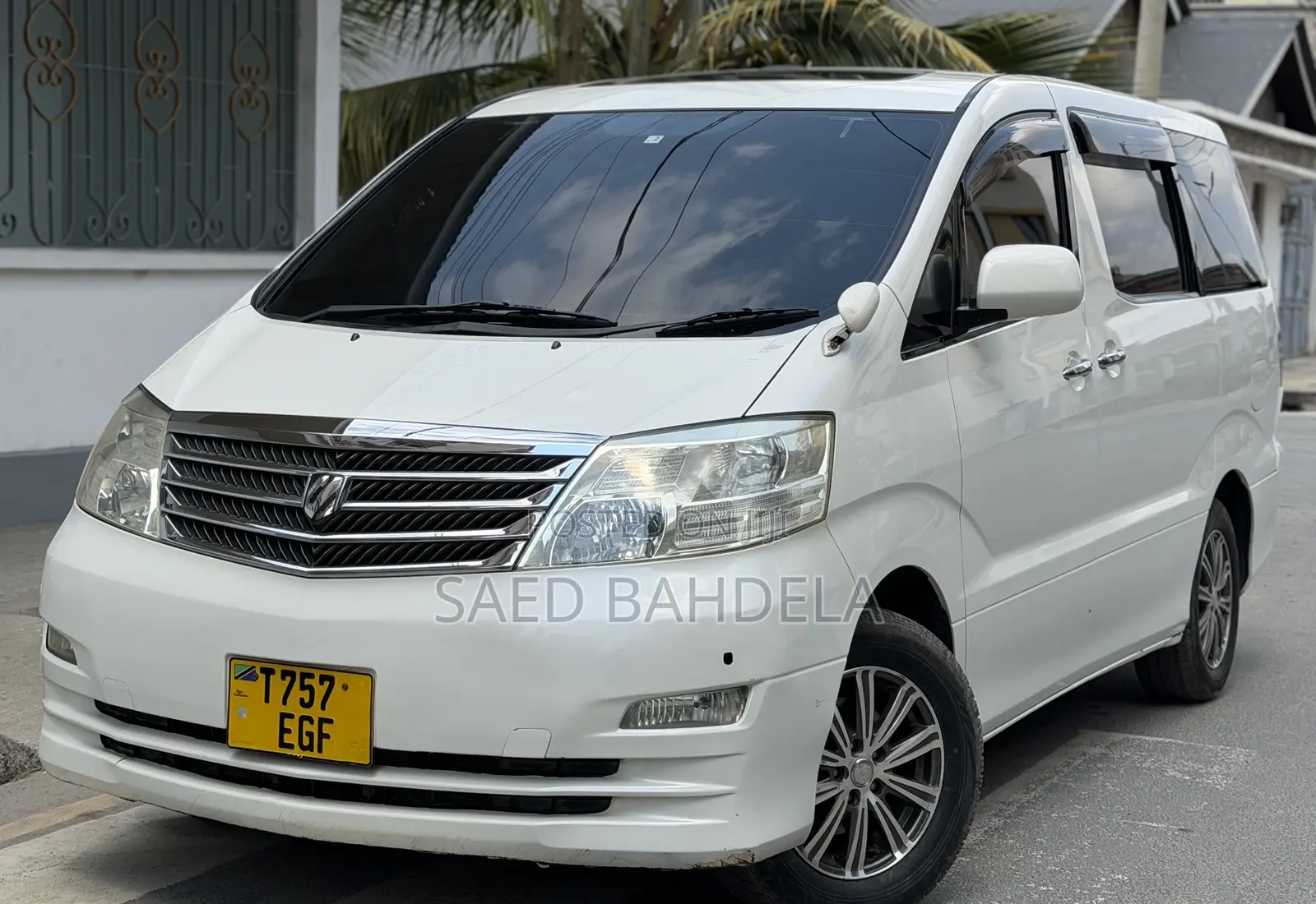 Toyota Alphard 2.4 Petrol FWD 2007 White